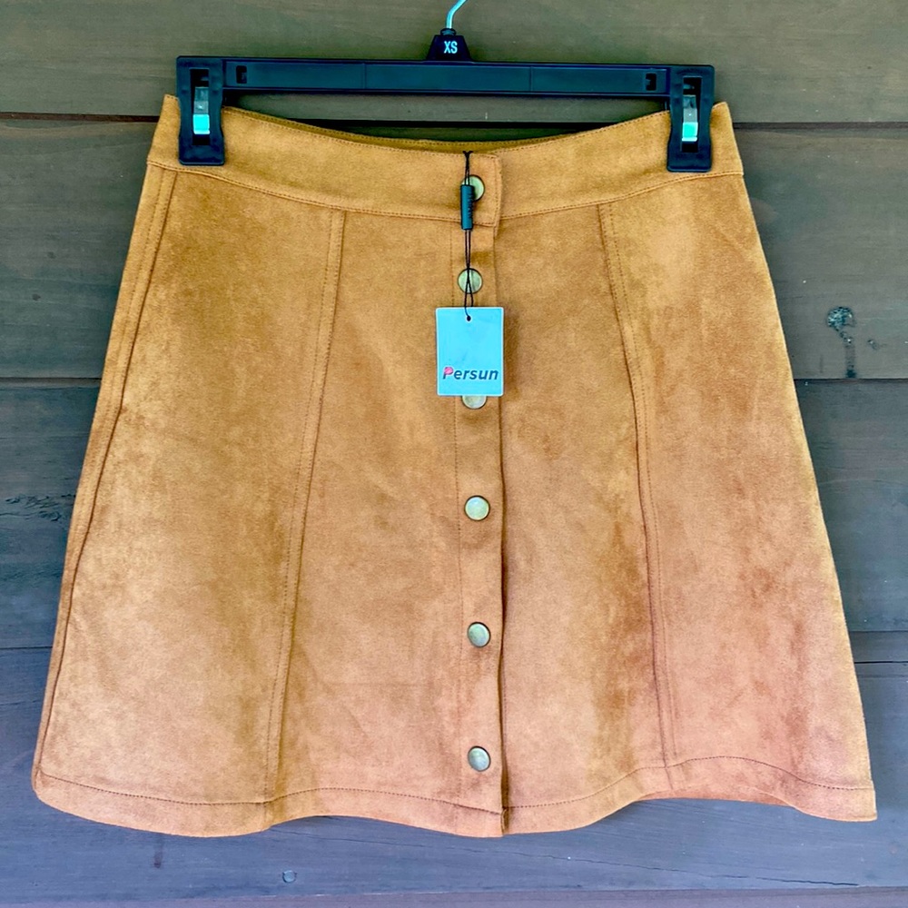 Tan Faux Suede Women’s snap front Mini Skirt - Size Small - New With Tags
